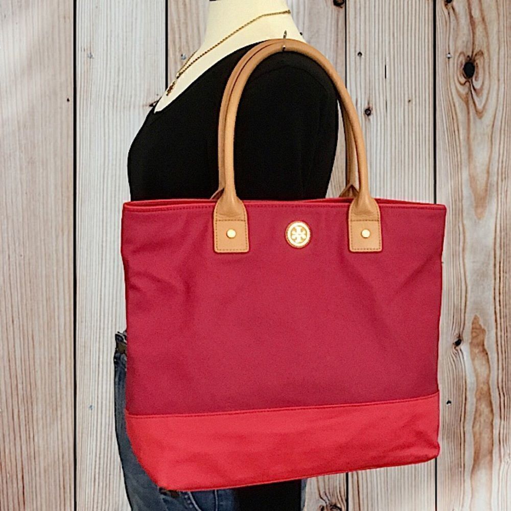 TORY BURCH RED COATED CANVAS TOTE TRAVEL, VACATION SHOPPING SCHOOL HANDBAG